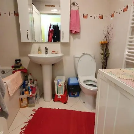 123strawberry Apartment *